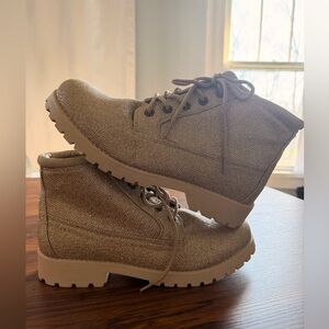 NWT Cliffs Women’s Fashion Boots